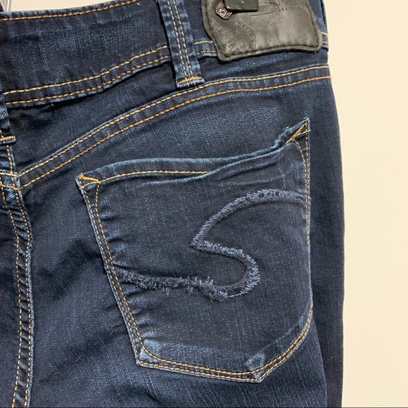 [SOLD] Silver Jeans co Suki Skinny Mid Rise Dark Wash Jeans - Picture 3 of 6